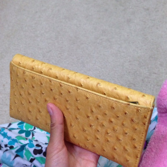 Yellow Wallet - Picture 3 of 3