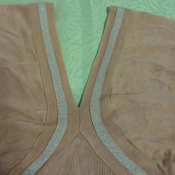 Top - Picture 2 of 3