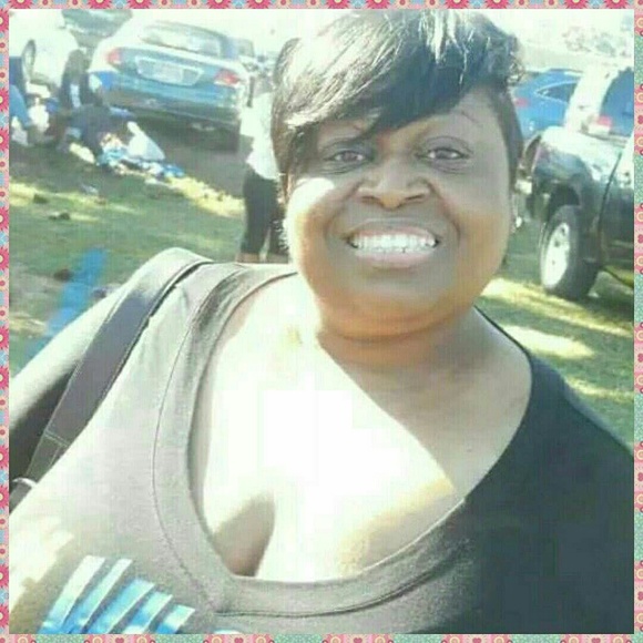 Meet the Poshers: Angie & Step: Sister's 4Life - Picture 3 of 8