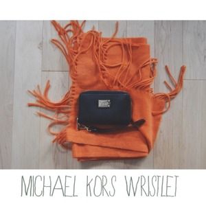 Michael Kors Wallet/Wristlet