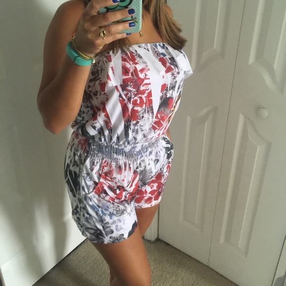 Romper - Picture 3 of 4