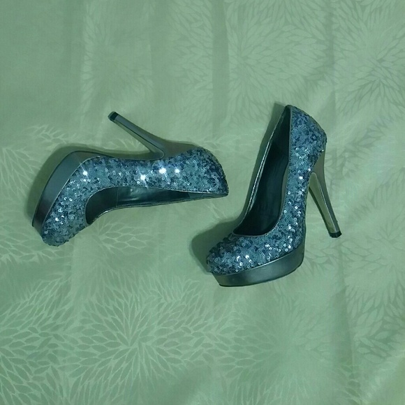 Fairly New sparkling heels!!!