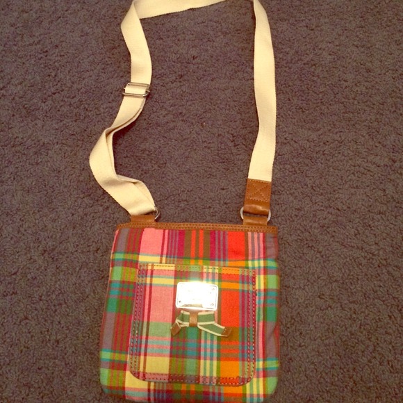 Cute Tonmy Hilfiger cross the shoulder purse! - Picture 1 of 2