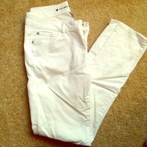 REDUCED***Snow White stretchy jeans!!