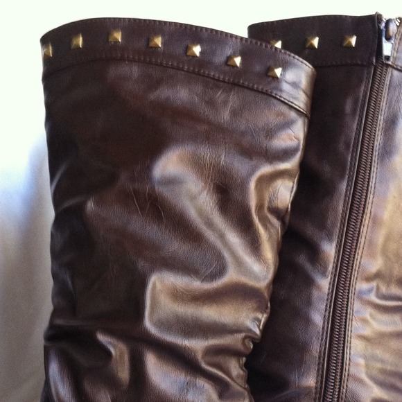 Boots - Picture 3 of 3
