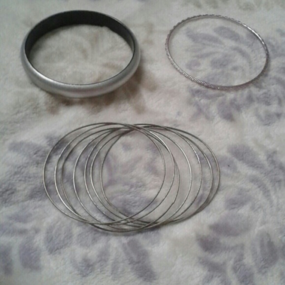Bangles / Bracelets