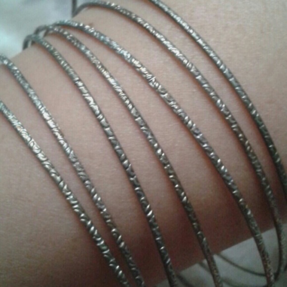 Bangles / Bracelets - Picture 3 of 4