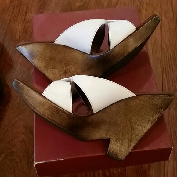 Sandals - Picture 3 of 3