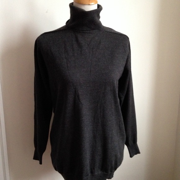 100% wool women's grey turtleneck