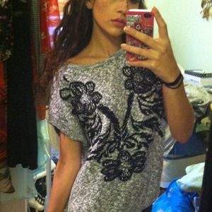 Vintage detail flower sleeveless sweater