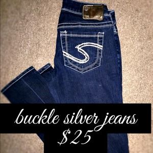 Silver buckle skinny jeans!! Size 26