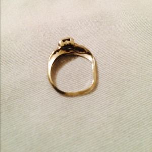 14k solid white gold ring (deformed)