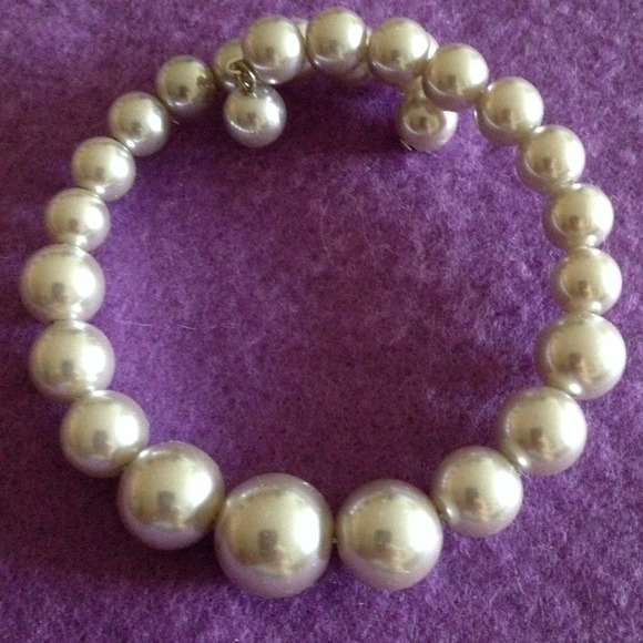 Jewelry - Osfa gray bracelet