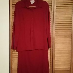 2pc button down top and long skirt..size large
