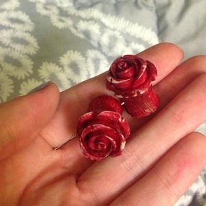 Vintage looking rose plugs