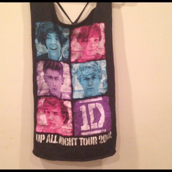One direction altered concert tee ๐ - Picture 1 of 4