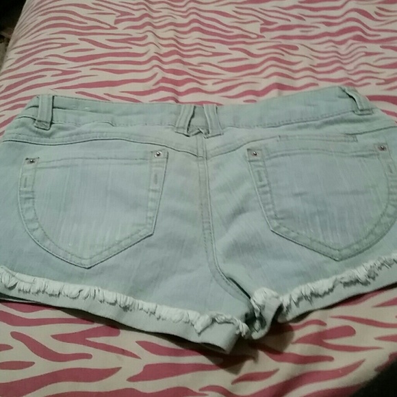 Shorts - Picture 2 of 3