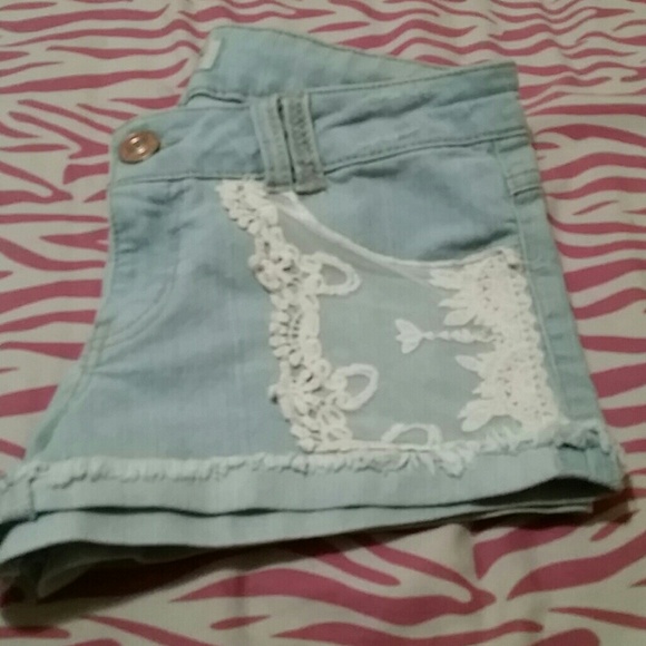 Shorts - Picture 3 of 3