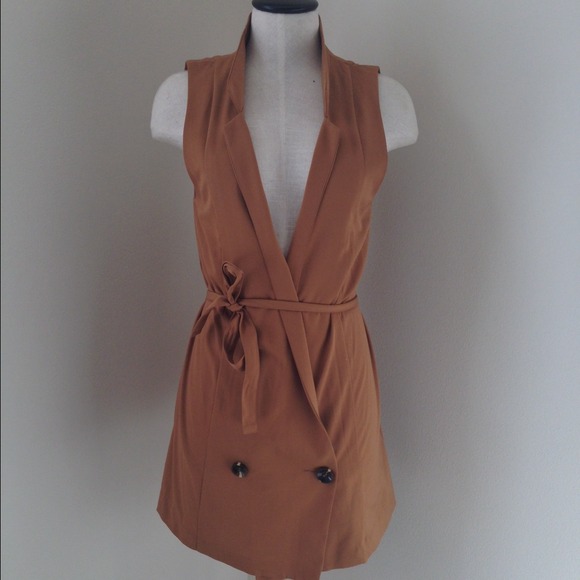 H&M Jackets & Blazers - H&M Sleeveless Trench - Size 6