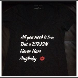 ❤️SOLD OUT❤️Fashion Tee "All you need is Love"