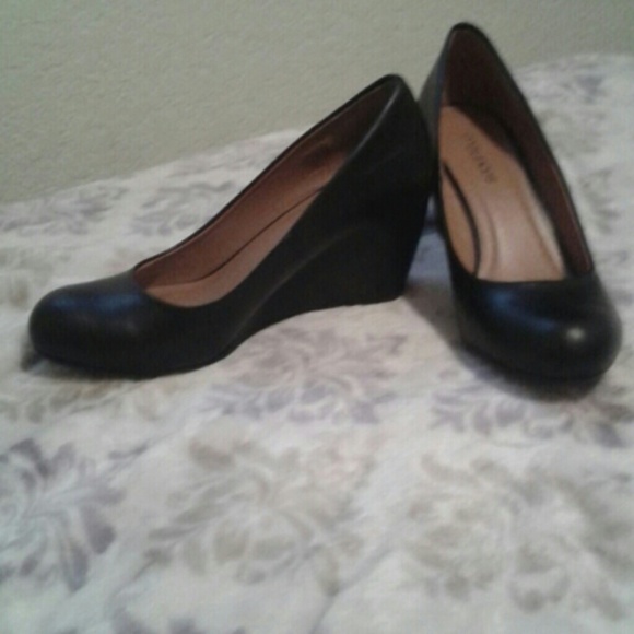 Black Wedge