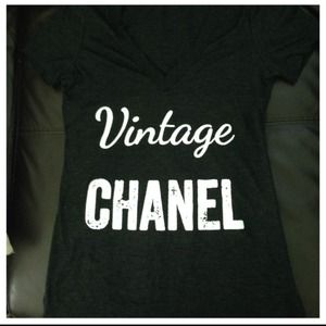 Fashion Tee "Vintage Chanel"