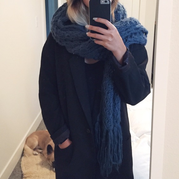 Free People Accessories - SALE🎁Free People Long Thick Knitted Scarf