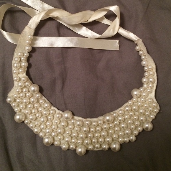 Necklace bib necklace
