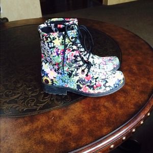 FloralBoots