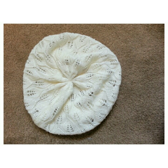 F21 White Crochet Beanie