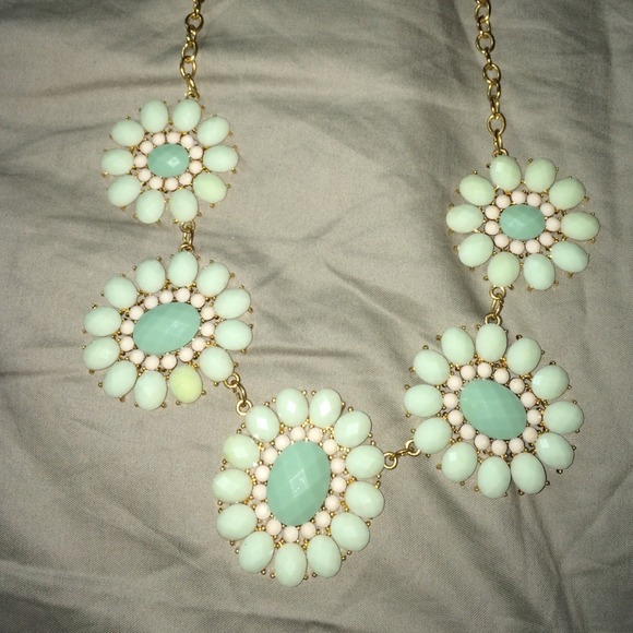 Statement necklace
