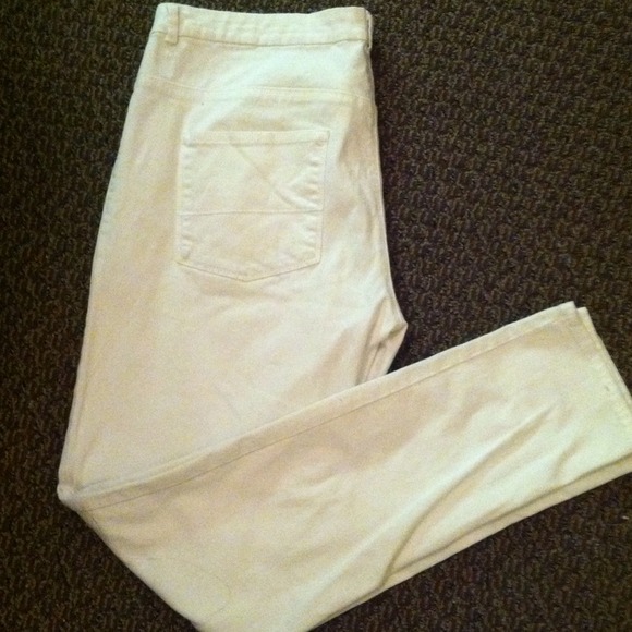 White Forever 21 skinny jeans.