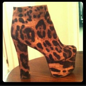 🚫Reserved🚫 Leopard Print Booties