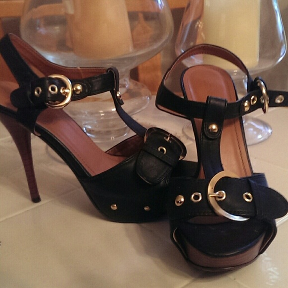 Gold Buckle and Black leather heels. - Picture 1 of 4