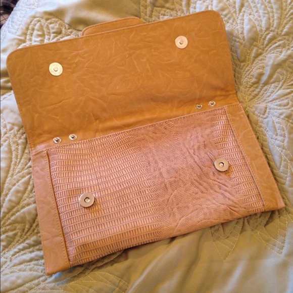 Clutch :) - Picture 2 of 3