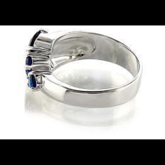 💙Charming Sapphire CZ Ring💙 - Picture 3 of 4