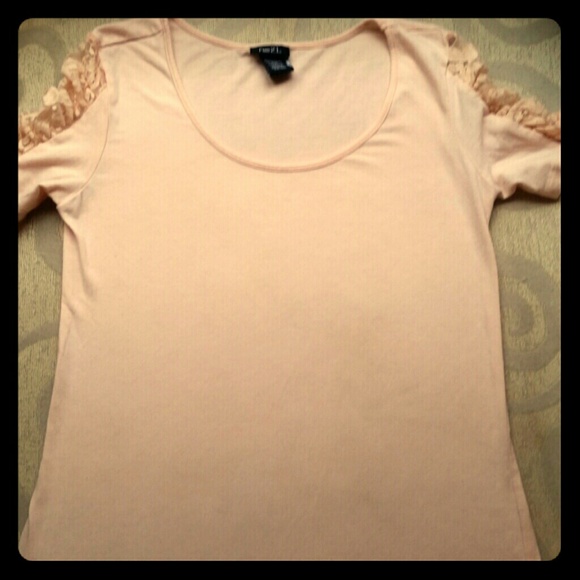 Cute pink lace sleeve T