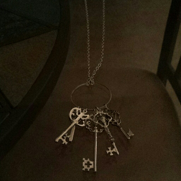 Key necklace - Picture 2 of 3