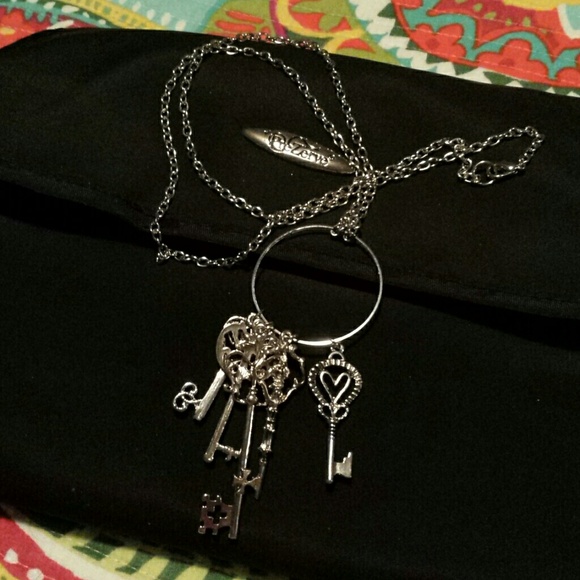 Key necklace - Picture 3 of 3