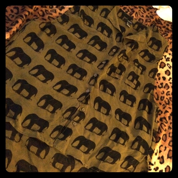 Forever 21 Tops - 💥FINAL PRICE "Forever 21 high low top