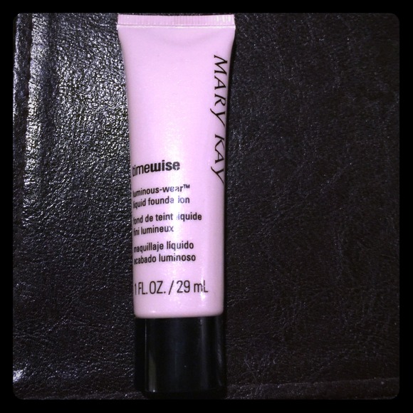 Mary Kay time wise foundation ivory 4