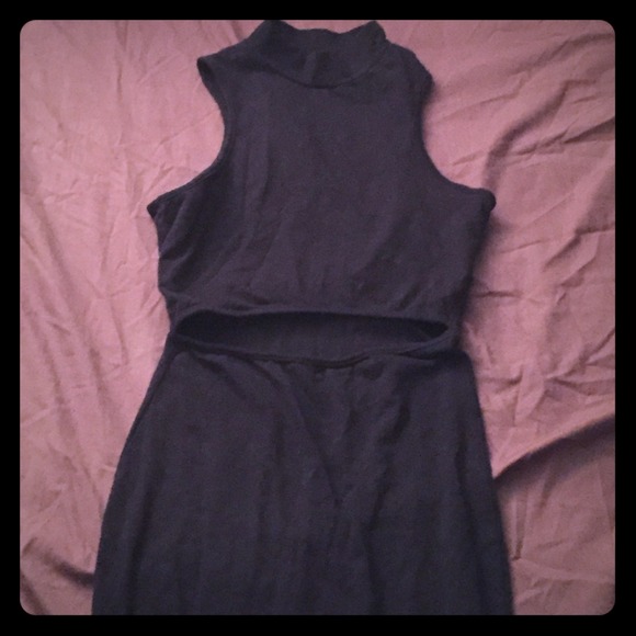 Black sleeveless midi dress