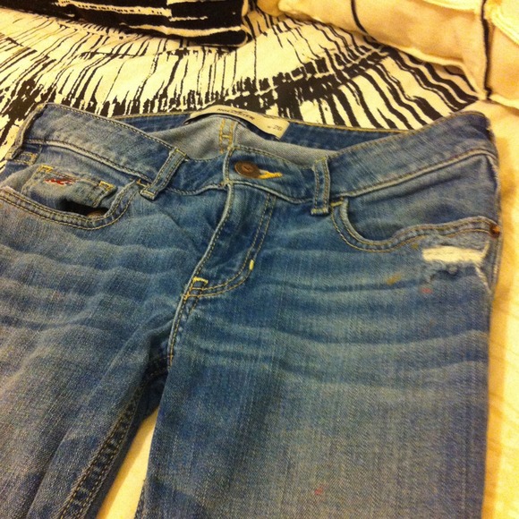 Hollister skinny jeans slightly distressed