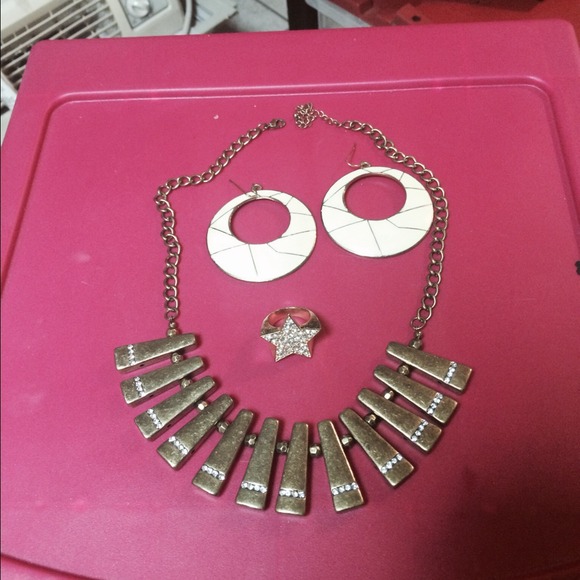 Necklace earring and ring set