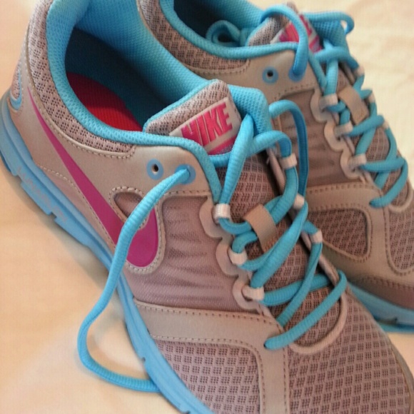 Women's Nike sneakers
