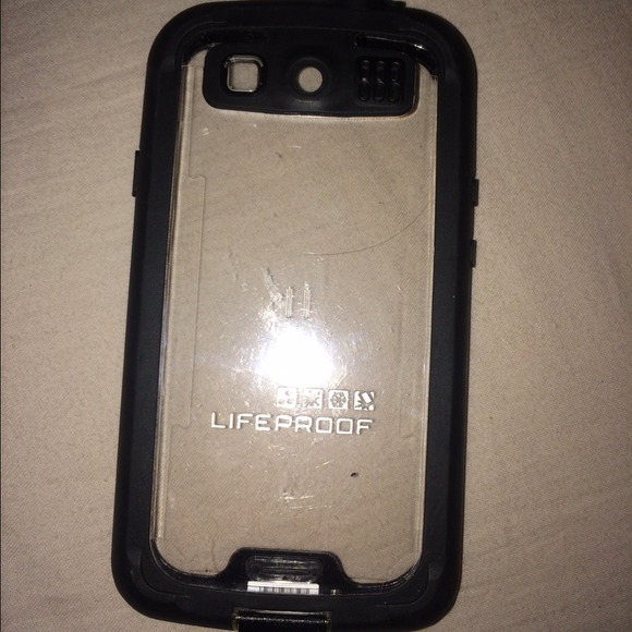 Galaxy s3 authentic life proof clear case