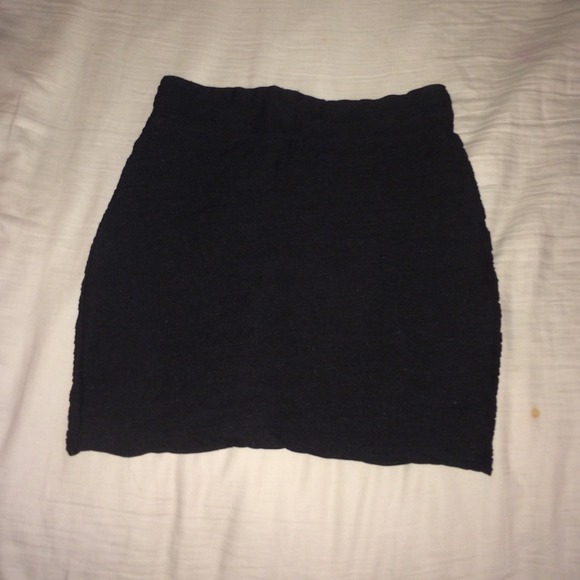 Wet seal black scrunched pencil skirt