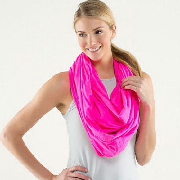 Lululemon diversity scarf