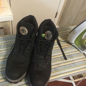 Black Timberlain boots