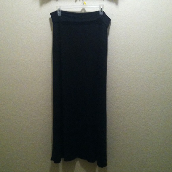 Gap Body Long black skirt